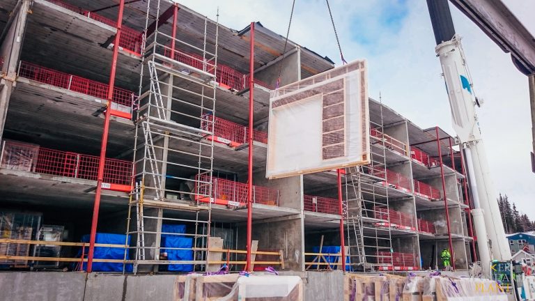 Koka karkasa mājas piemērs 5